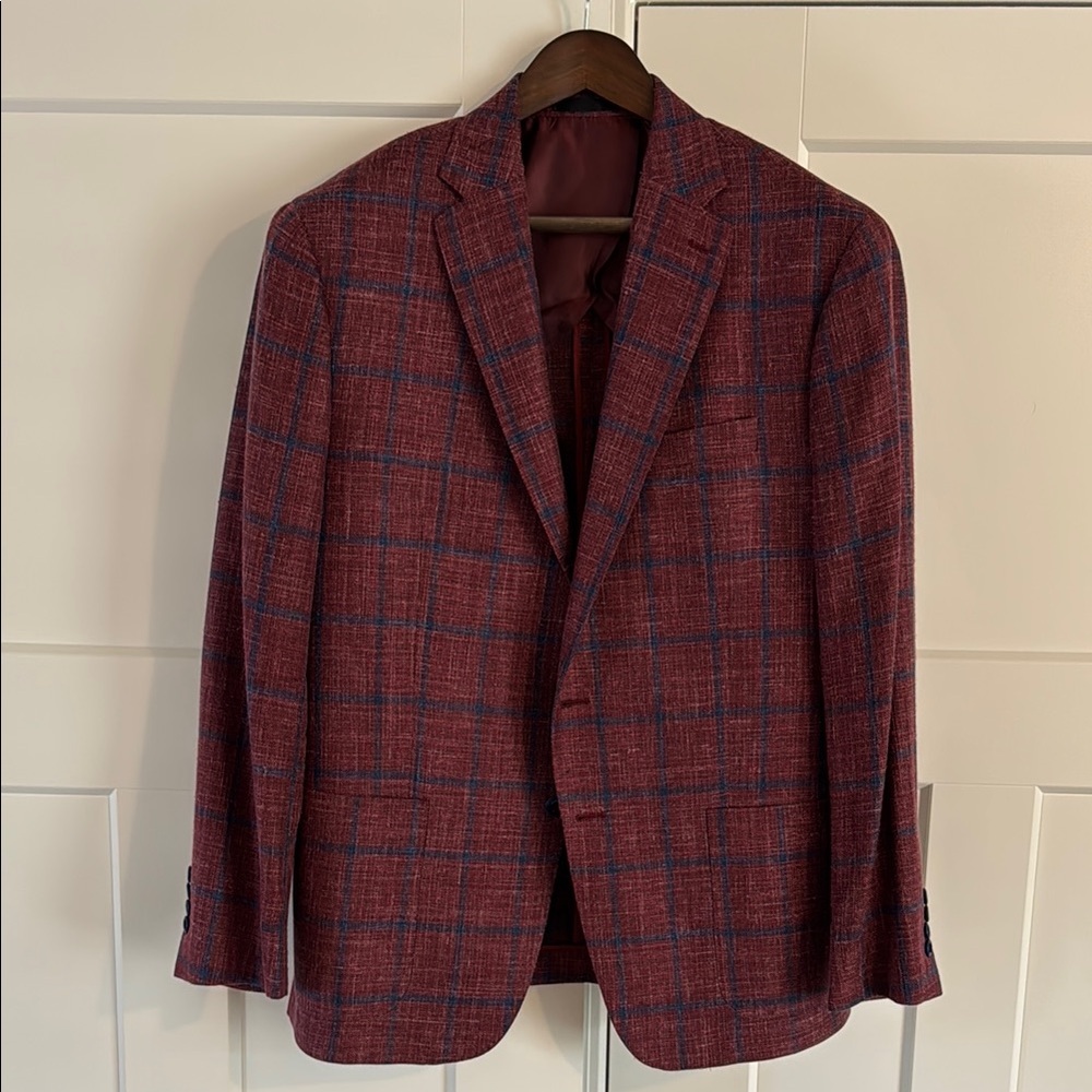 Elegant Red and Blue Sport Coat with Classic Notched Lapels